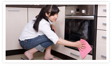 House Cleaning, Franklin, MA Cleaning Oven Image - Neto's Cleaning